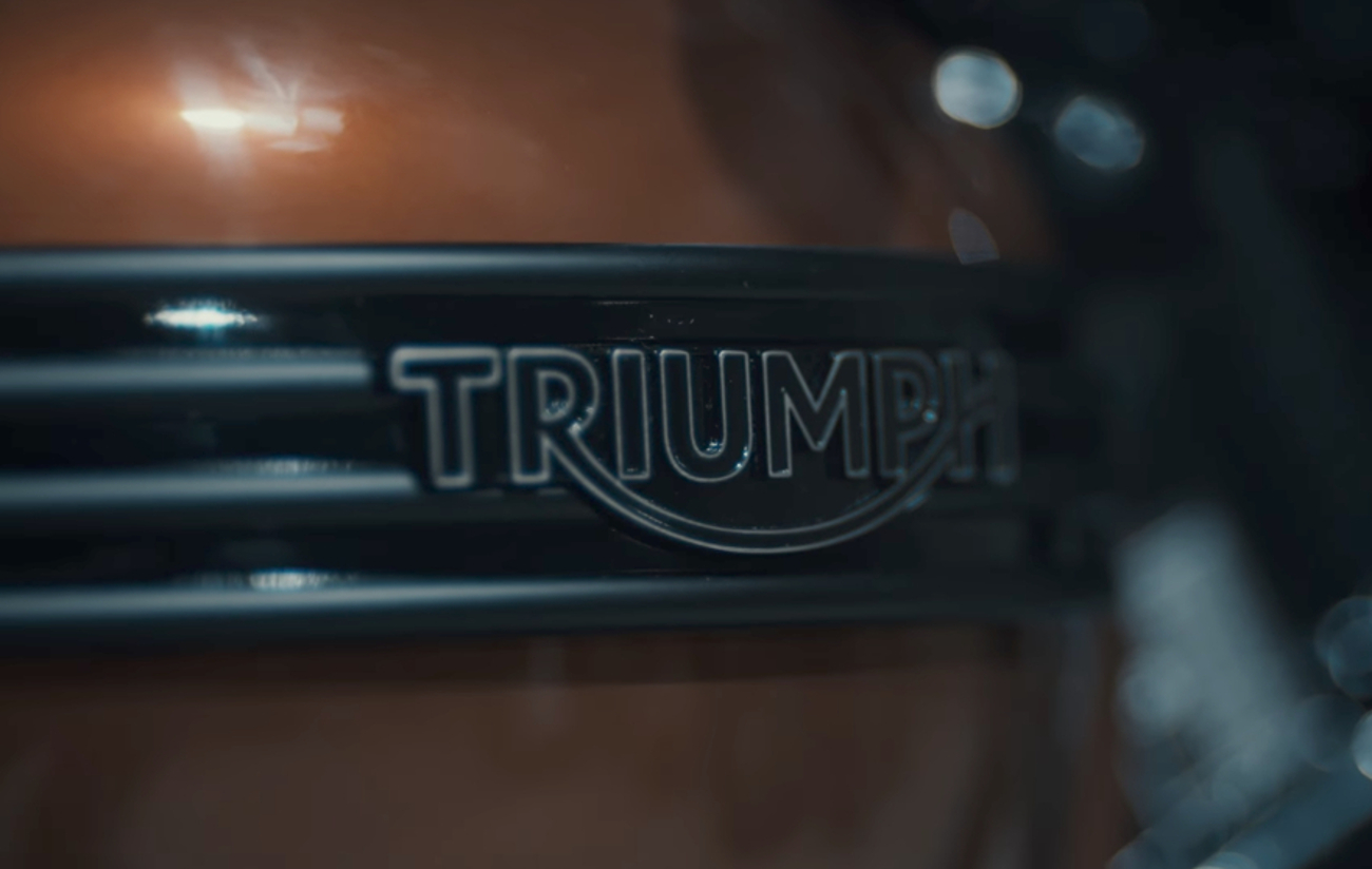 Triumph Bonneville Fuel Tank DGR Phil Green - Dapper Bonnie Triumph 